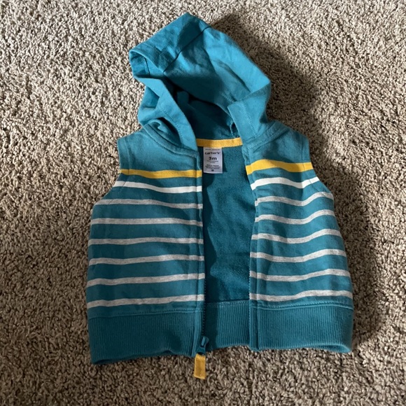 Carter’s 3 Piece Set - Picture 2 of 5